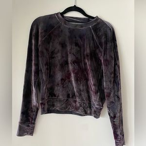 Lululemon sweater, excellent condition